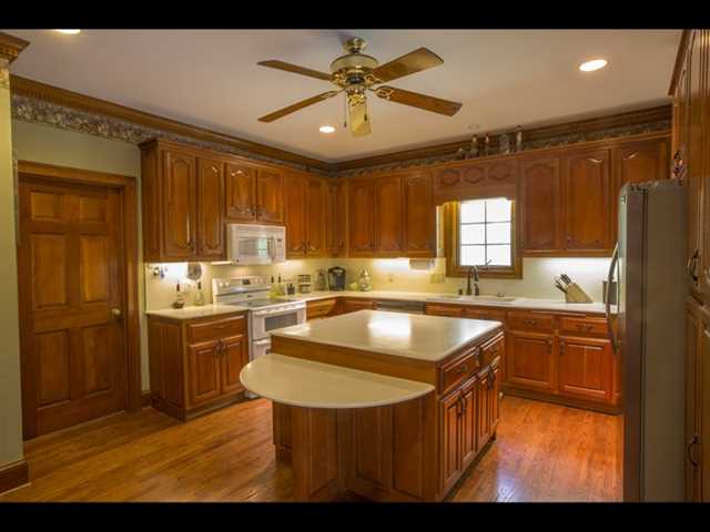 635 Page Pl, Canton, GA 30114 photo 8