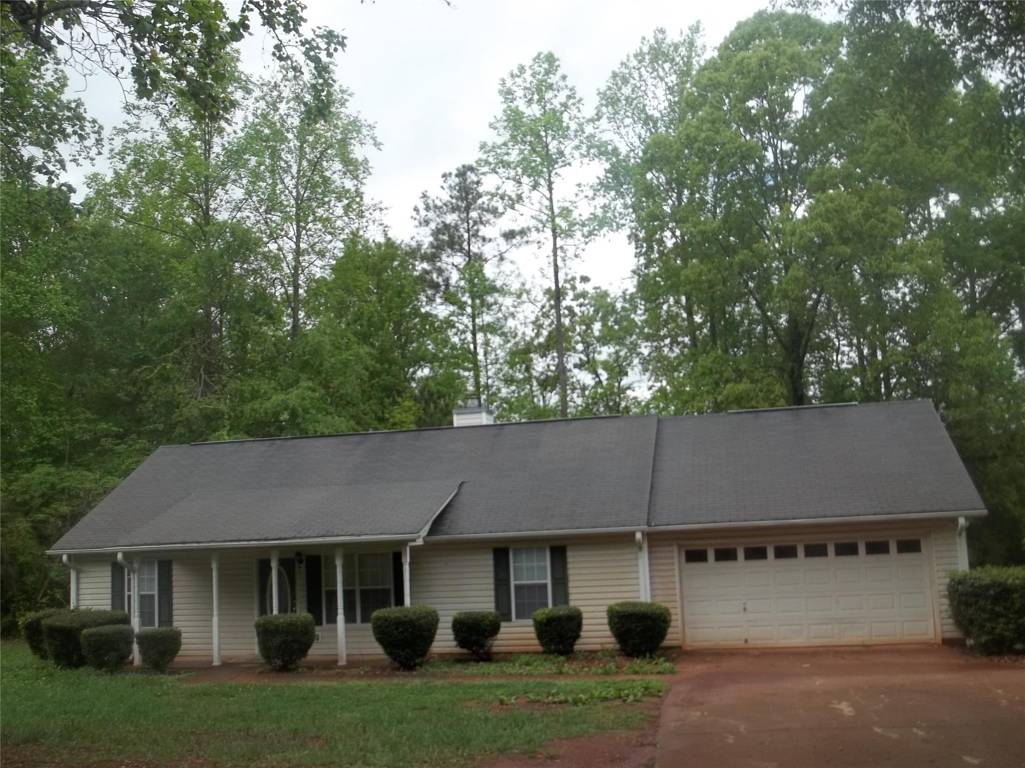 325 E Mcintosh Rd, Griffin, GA 30223 photo 1