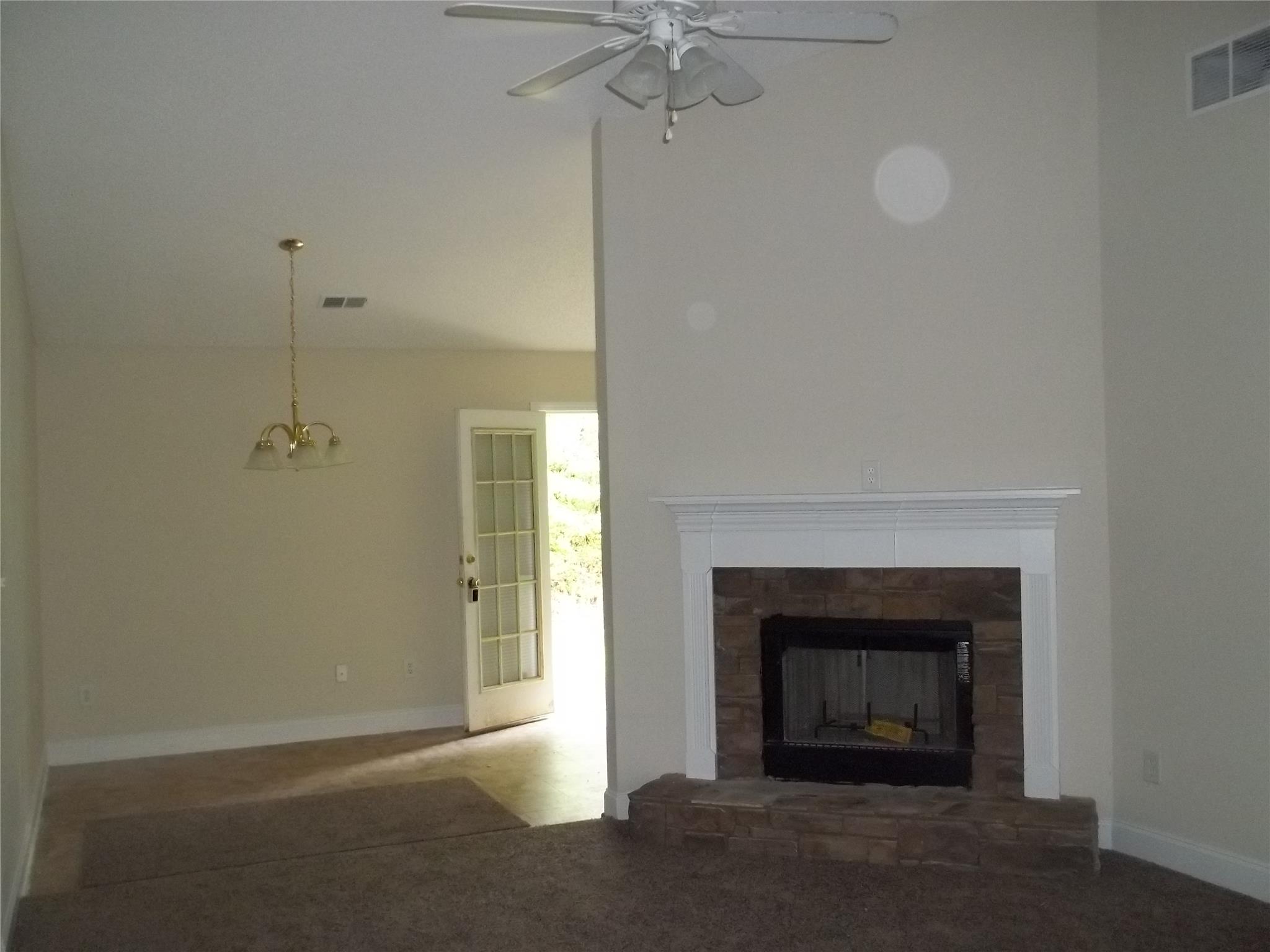 325 E Mcintosh Rd, Griffin, GA 30223 photo 4