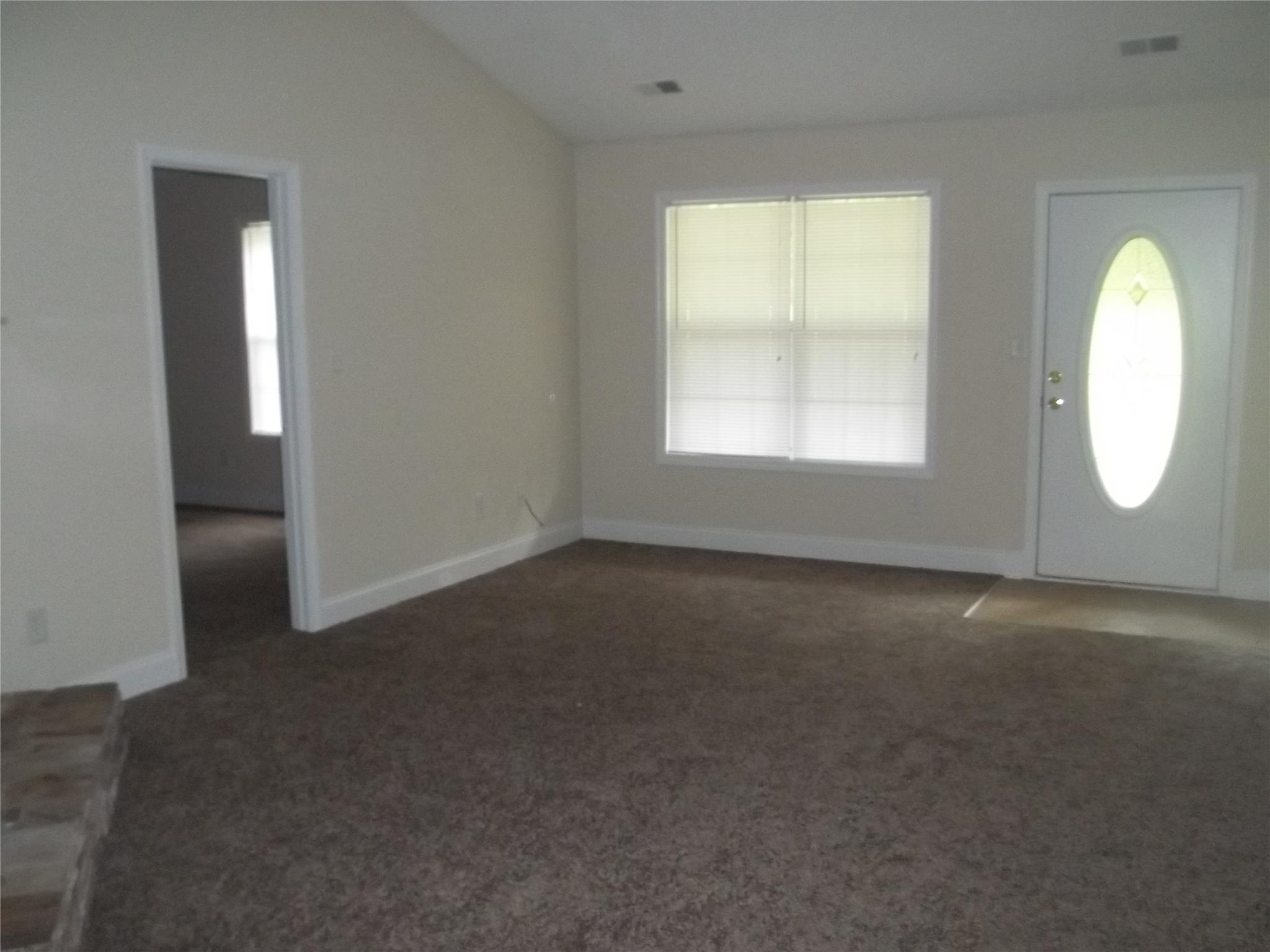 325 E Mcintosh Rd, Griffin, GA 30223 photo 3