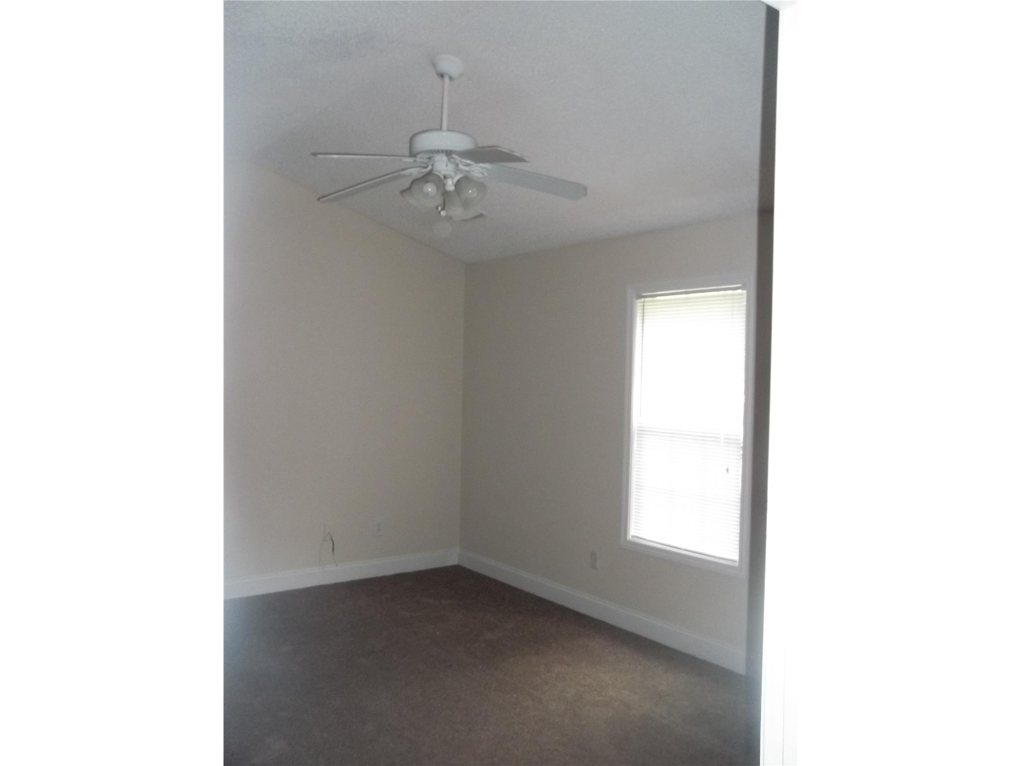 325 E Mcintosh Rd, Griffin, GA 30223 photo 5