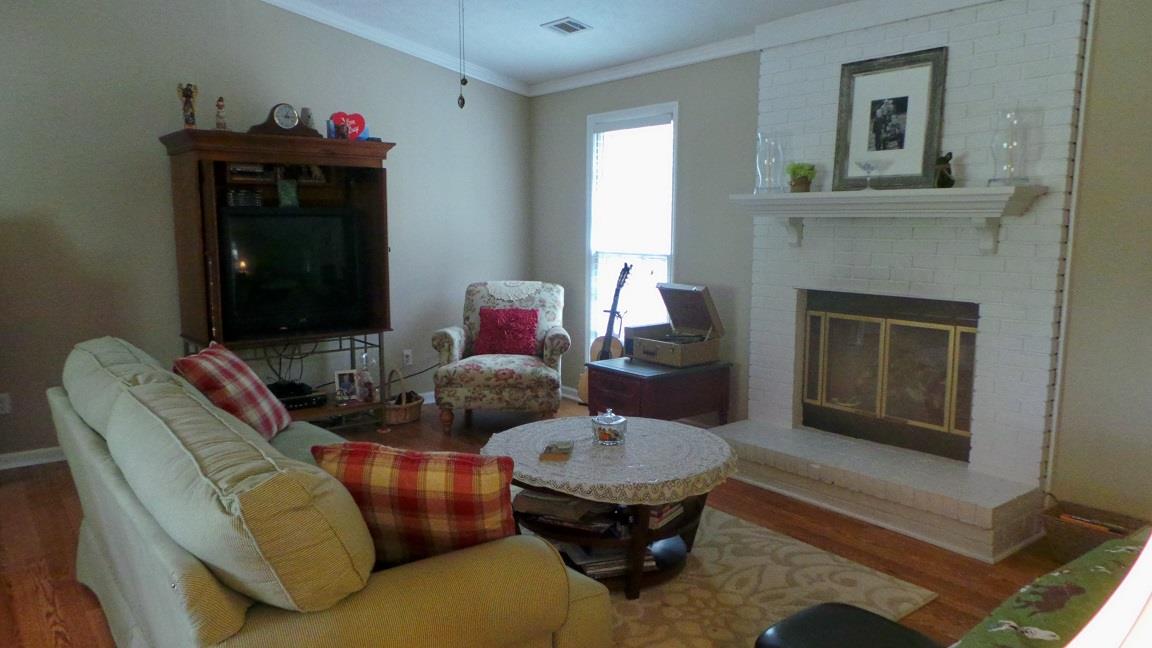 402 Pebble Dr, Lagrange, GA 30241 photo 2