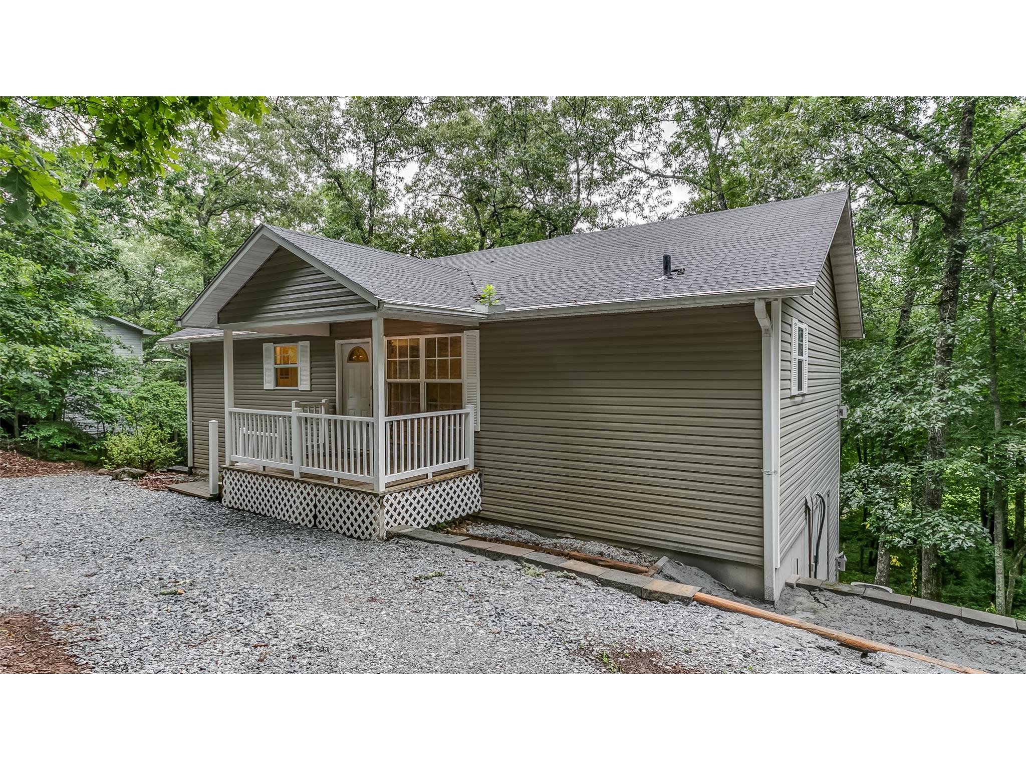 154 White St, Dillard, GA 30537 photo 1