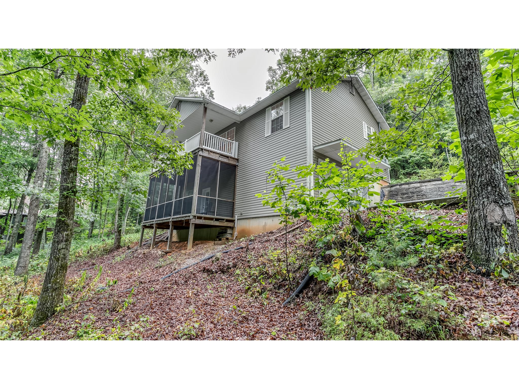 154 White St, Dillard, GA 30537 photo 4