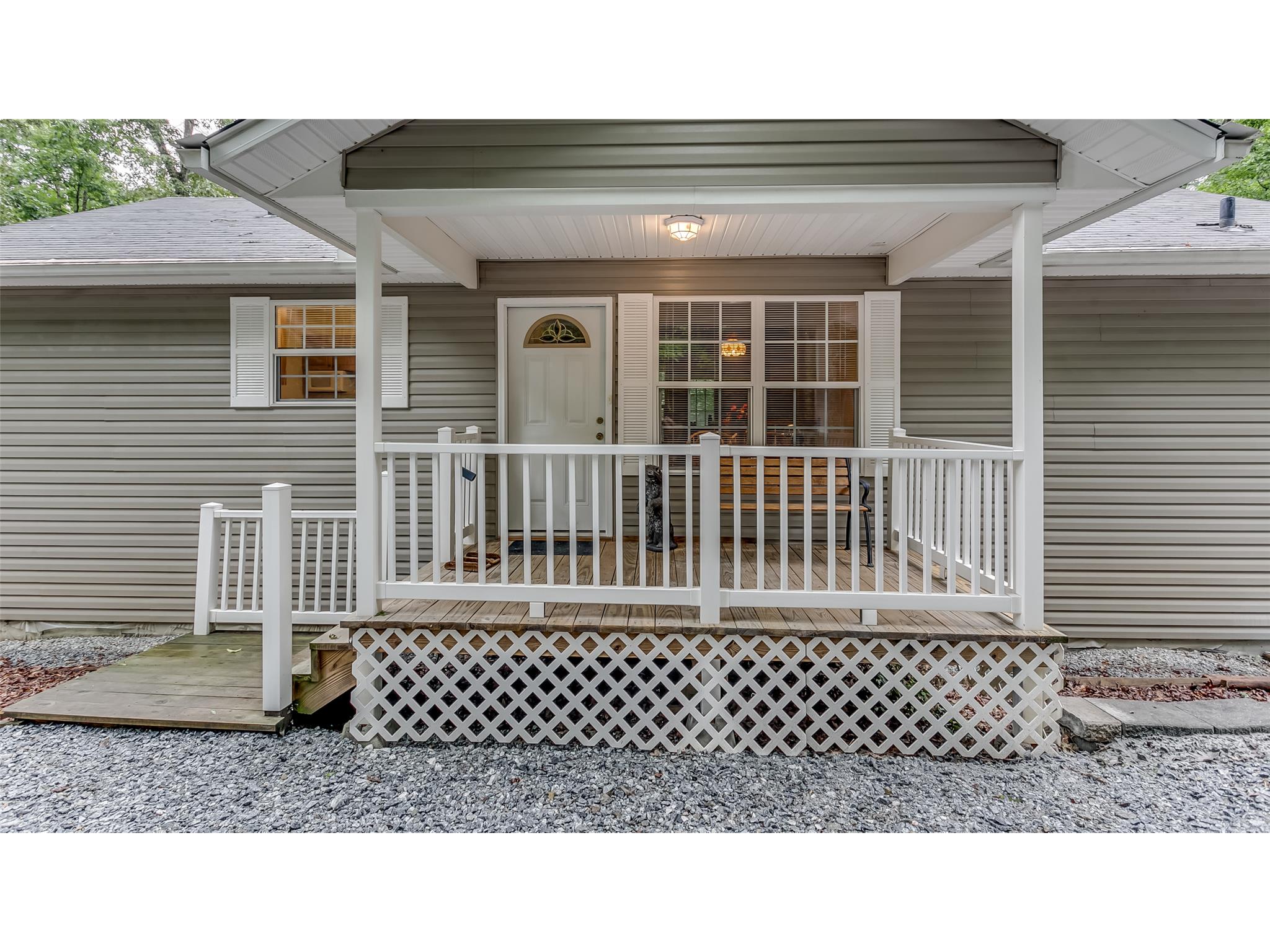 154 White St, Dillard, GA 30537 photo 2