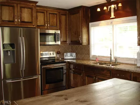 2405 30th St, Valley, AL 36854 photo 4