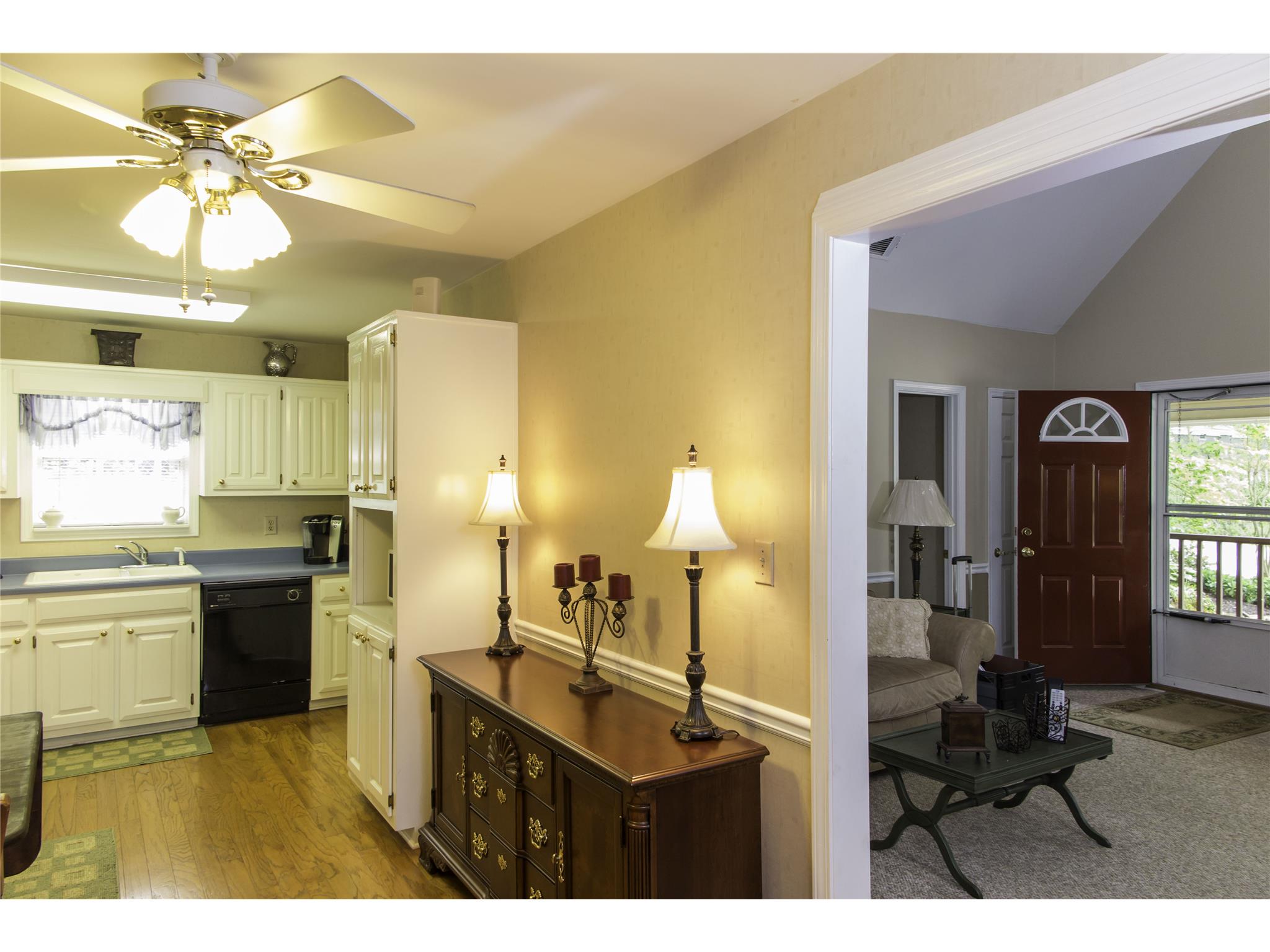 76 E Broad St, Hoschton, GA 30548 photo 16