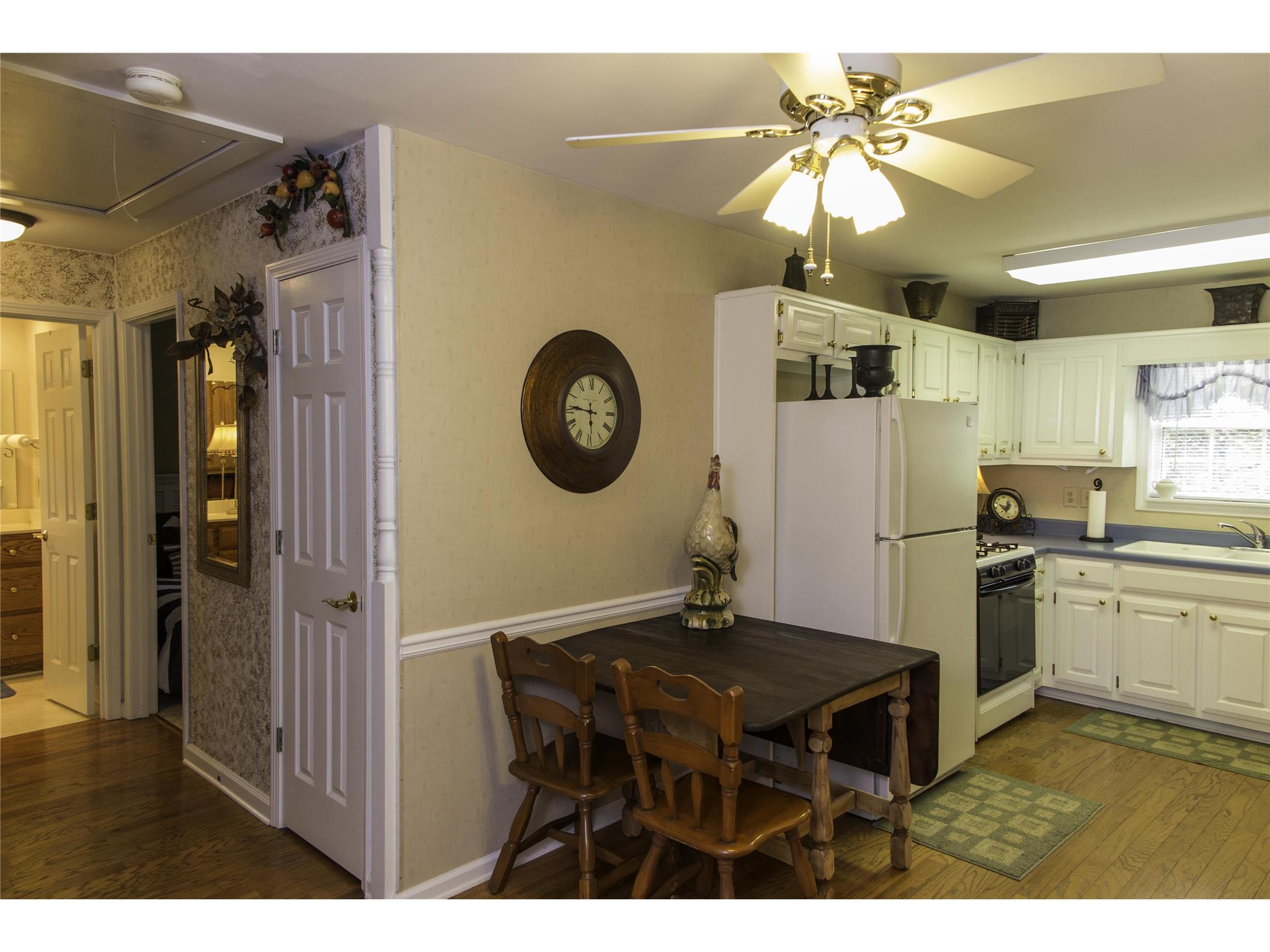 76 E Broad St, Hoschton, GA 30548 photo 20