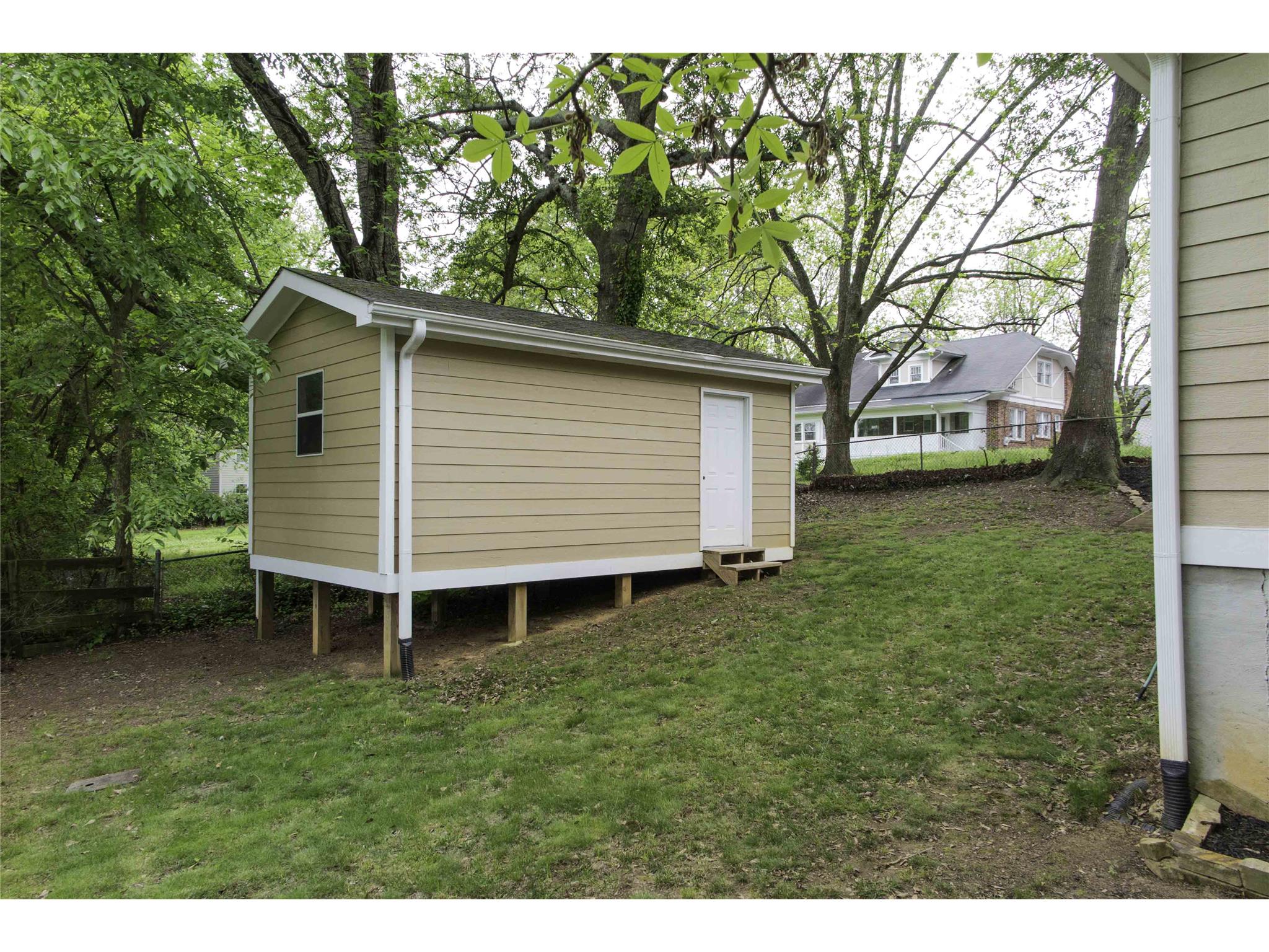 76 E Broad St, Hoschton, GA 30548 photo 8