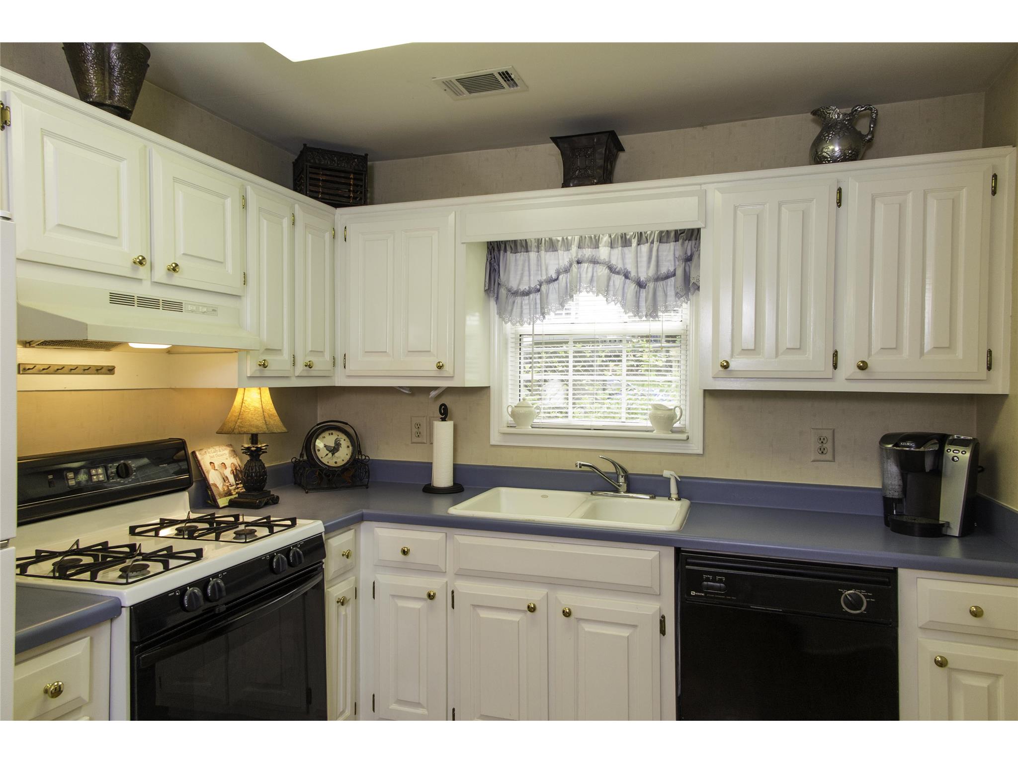 76 E Broad St, Hoschton, GA 30548 photo 17