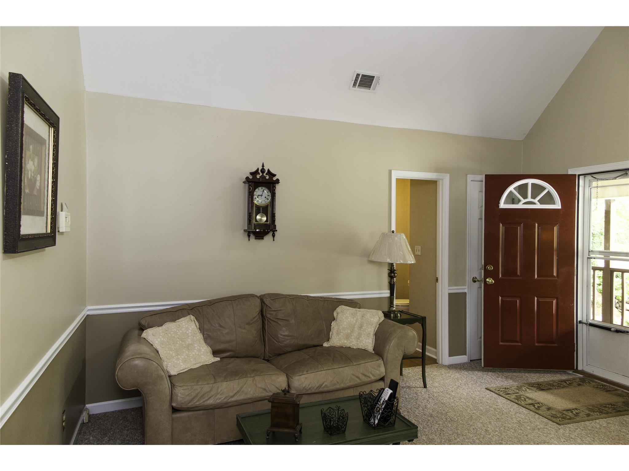 76 E Broad St, Hoschton, GA 30548 photo 9