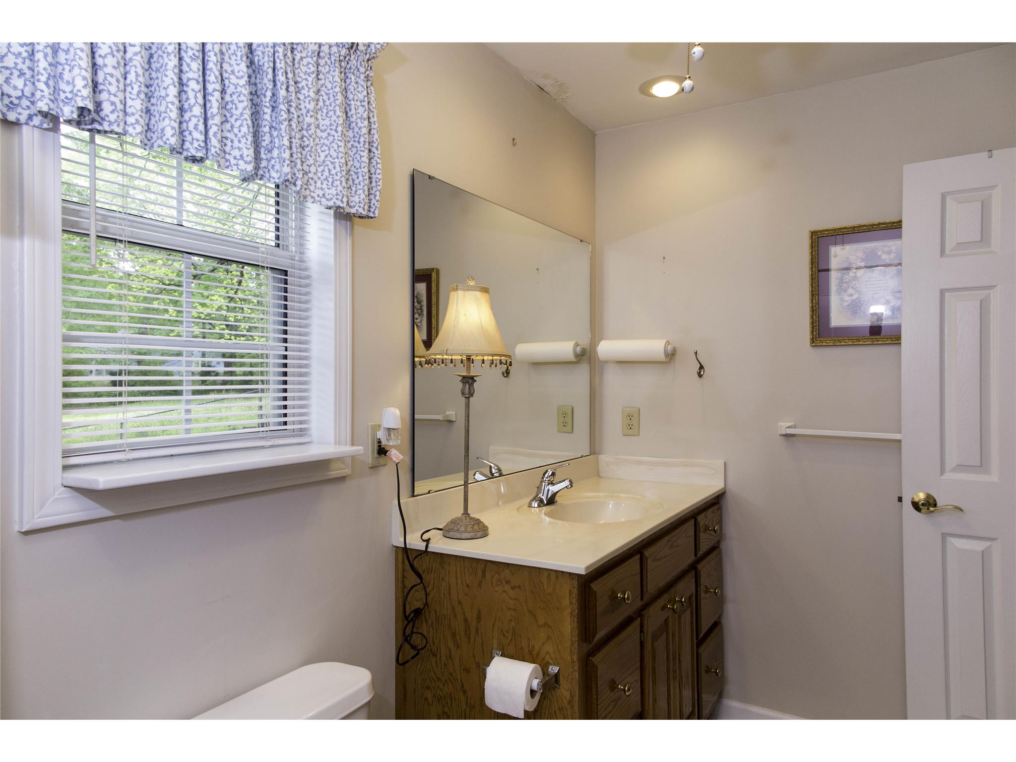 76 E Broad St, Hoschton, GA 30548 photo 25