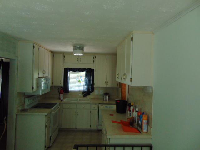 1110 Skylark Dr, Morrow, GA 30260 photo 4