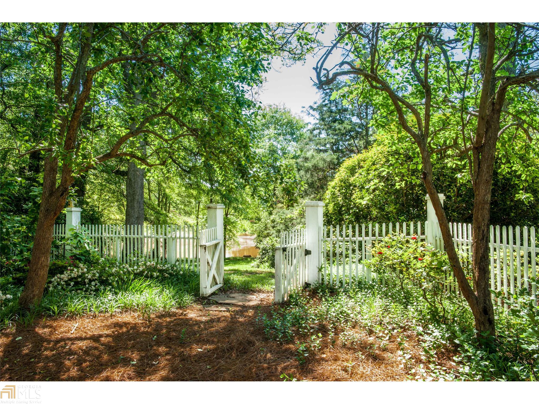 912 Dixie Ave, Madison, GA 30650 photo 3