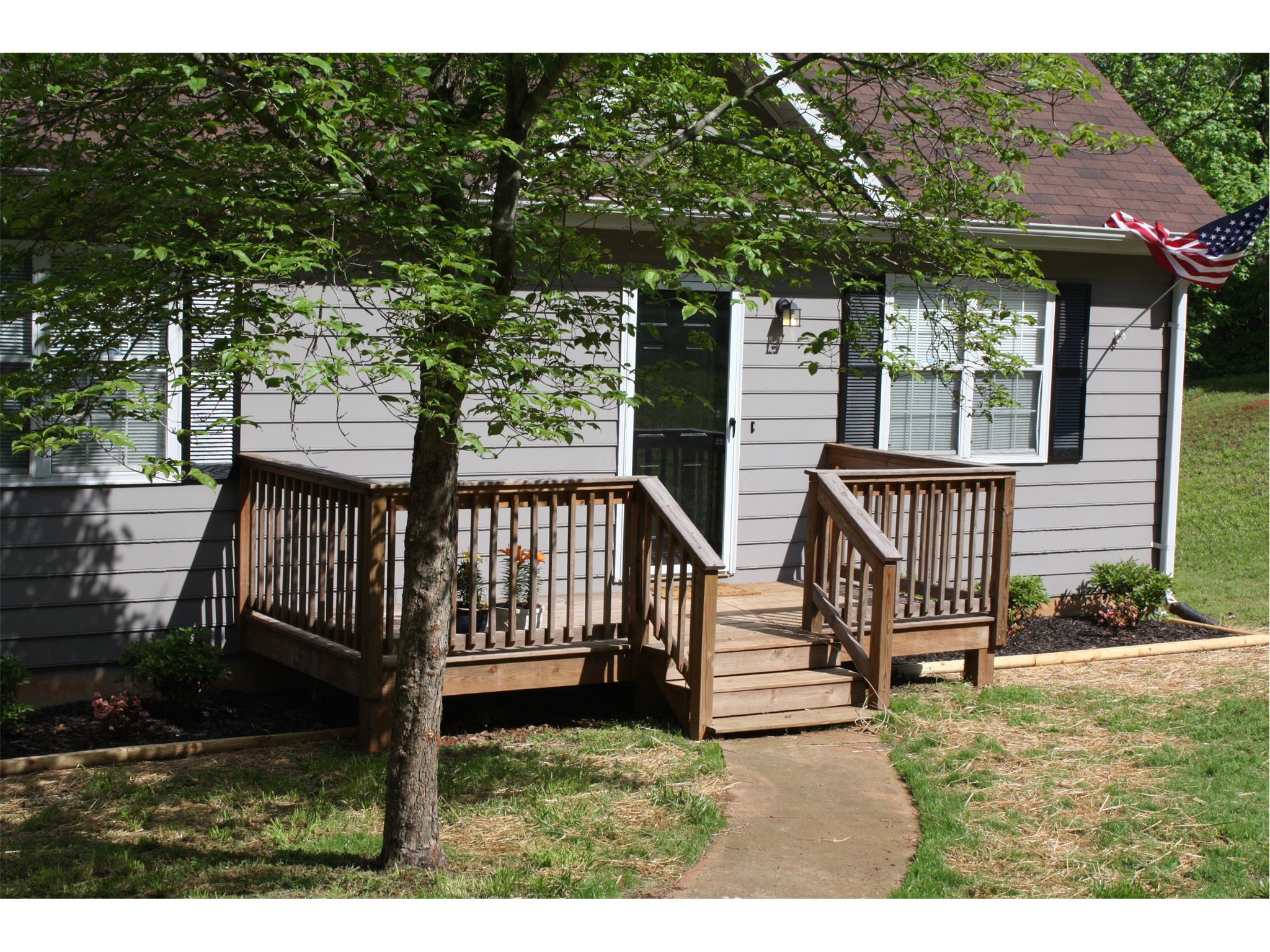 1349 Armstead Cir, Monroe, GA 30655 photo 3