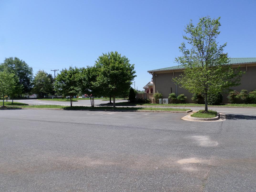 1557 S Broad St, Monroe, GA 30655 photo 4