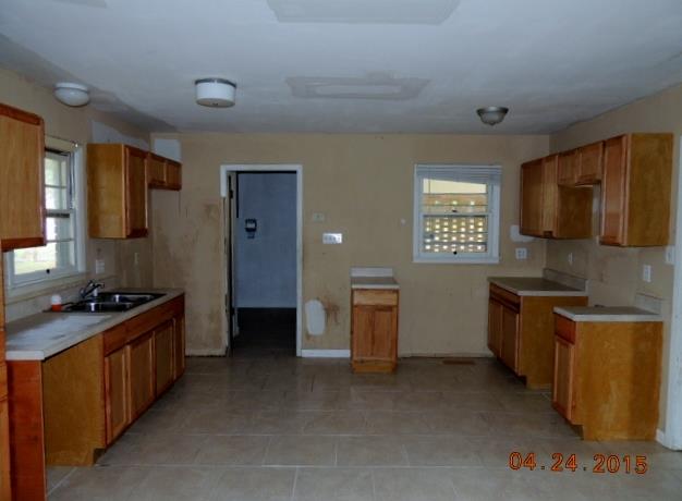 100 Corbin Ave, Warner Robins, GA 31088 photo 2