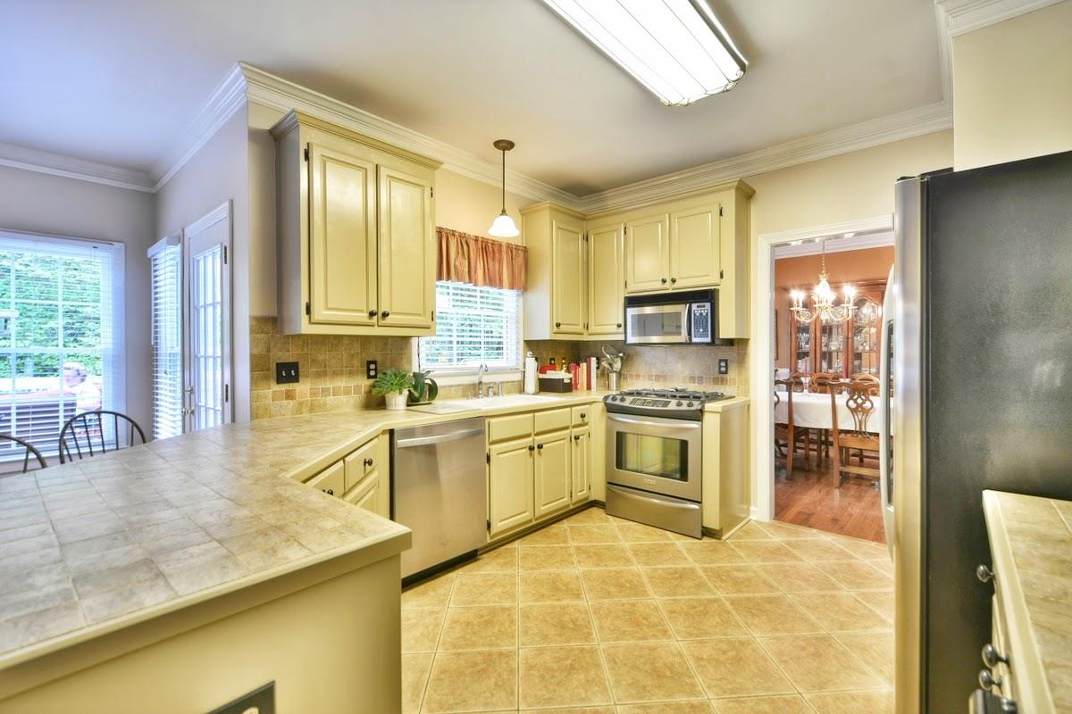 550 Shore Dr, Suwanee, GA 30024 photo 8