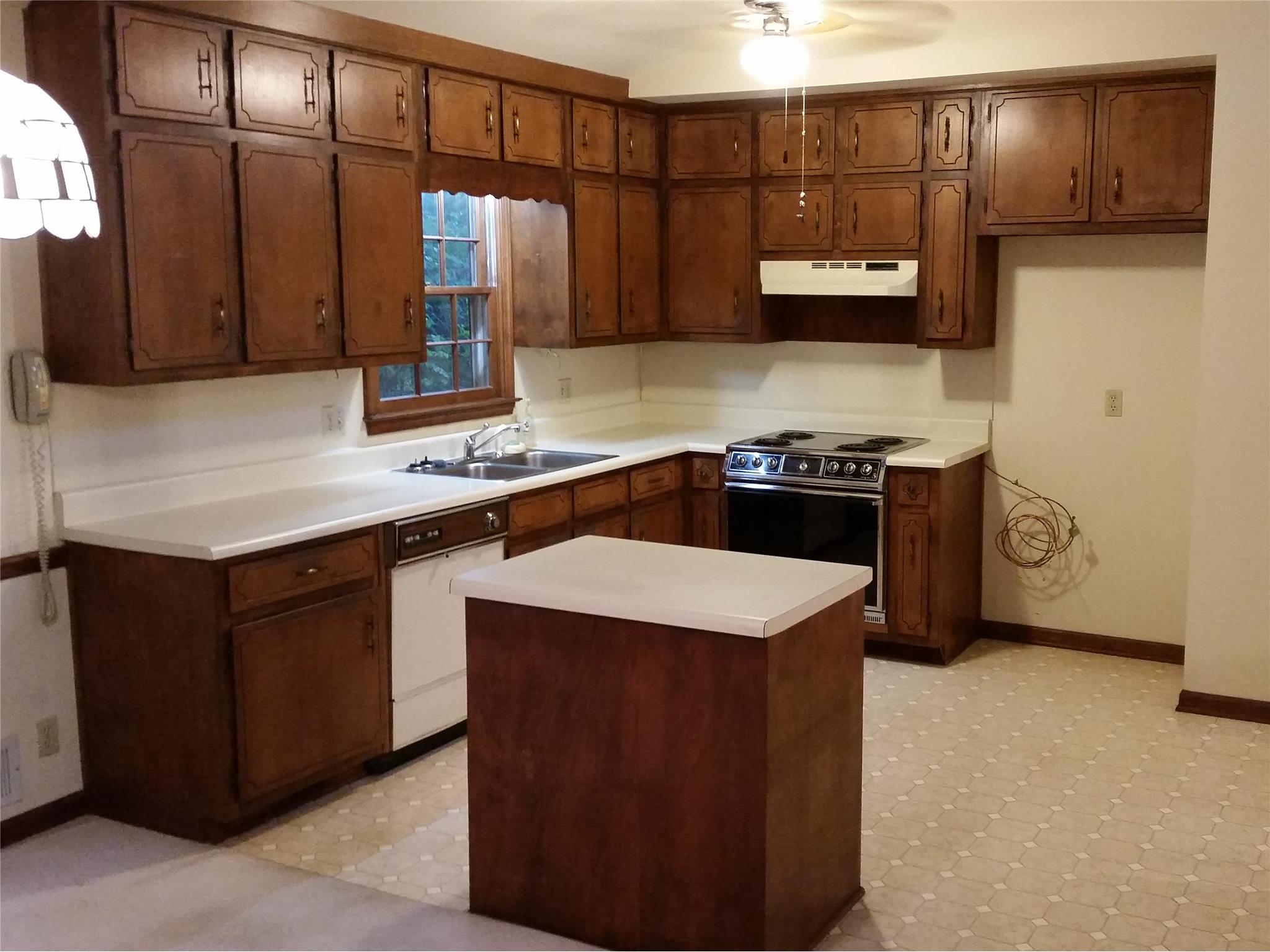 2275 Village Dr, Covington, GA 30016 photo 7