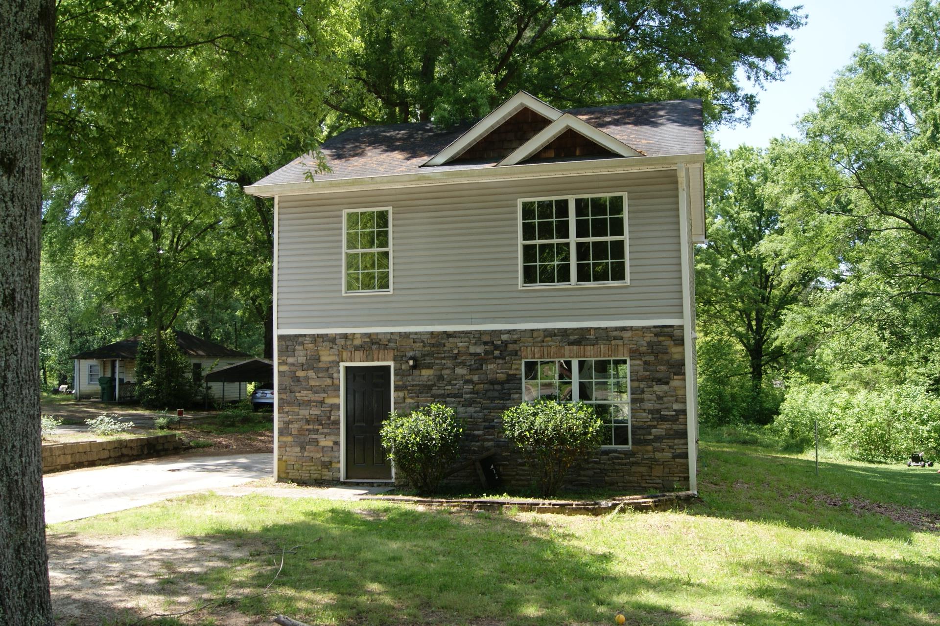 136 Atha St, Monroe, GA 30655 photo 1