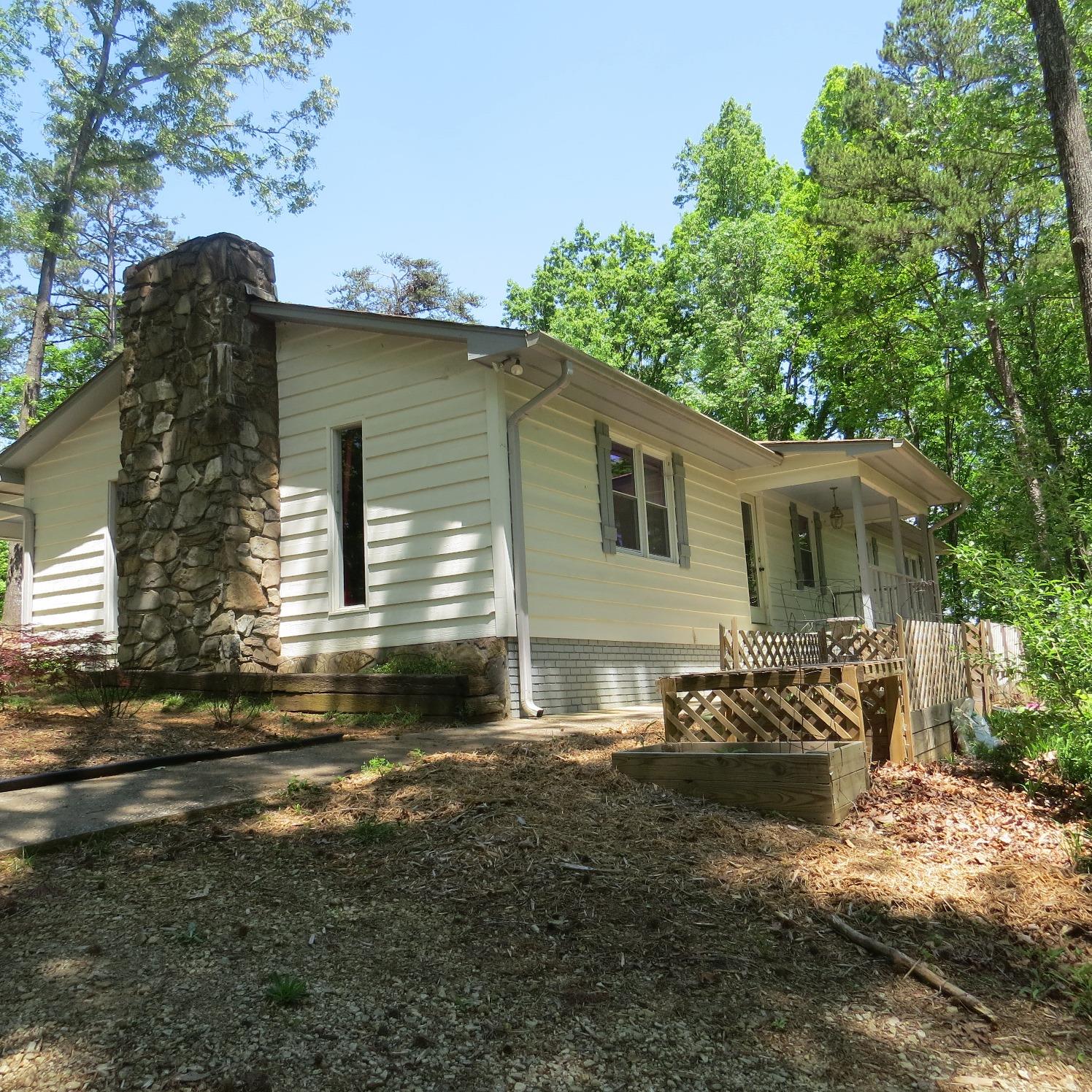 67 Sherwood St, Toccoa, GA 30577 photo 2