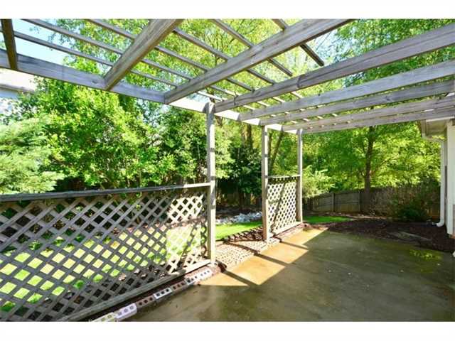 3374 Windsor Valley Ct, Duluth, GA 30096 photo 2