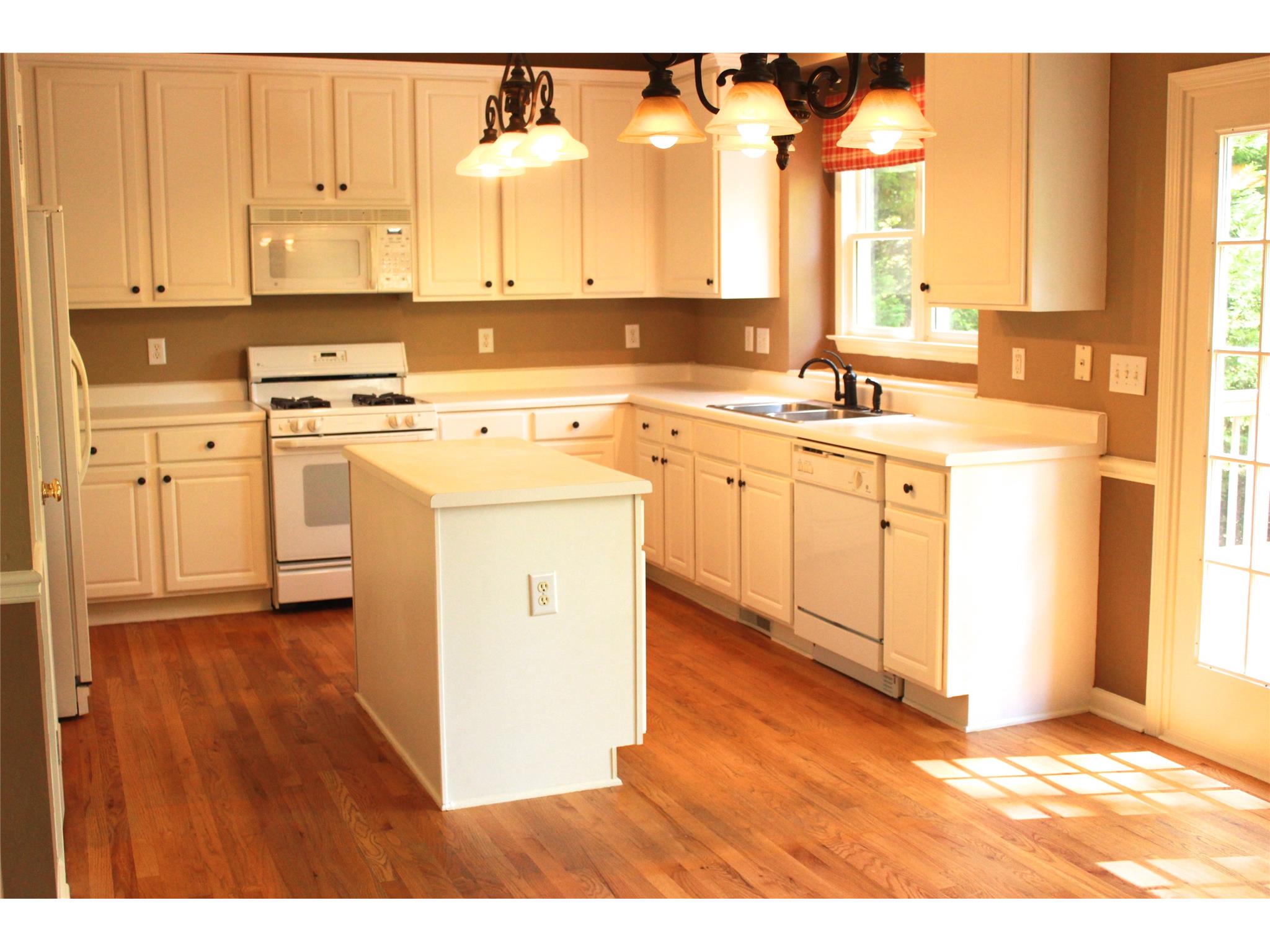 3685 Old Suwanee Rd, Suwanee, GA 30024 photo 5