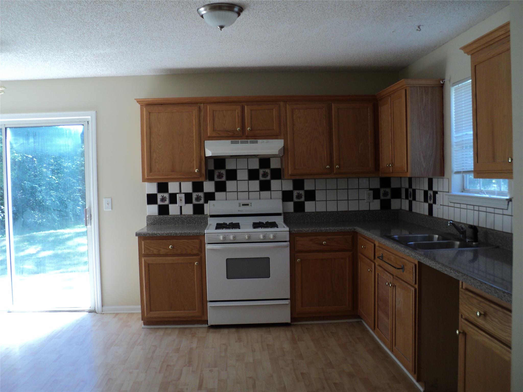 1901 Boatswain Dr, Hampton, GA 30228 photo 6