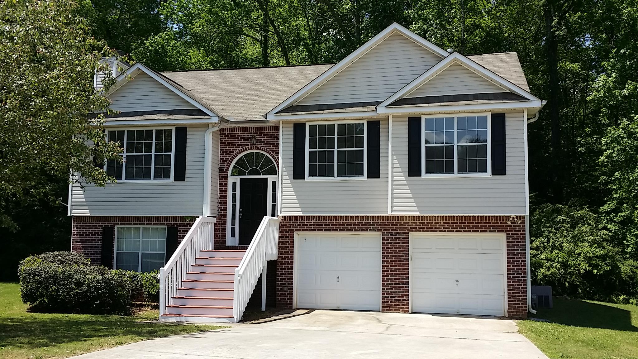 2841 Stone Creek Dr, Rex, GA 30273 photo 1