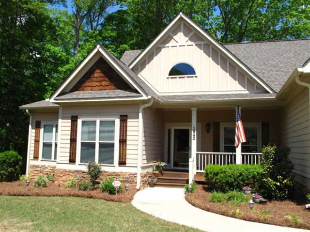 1942 Hearthstone Ct, Winder, GA 30680 photo 2