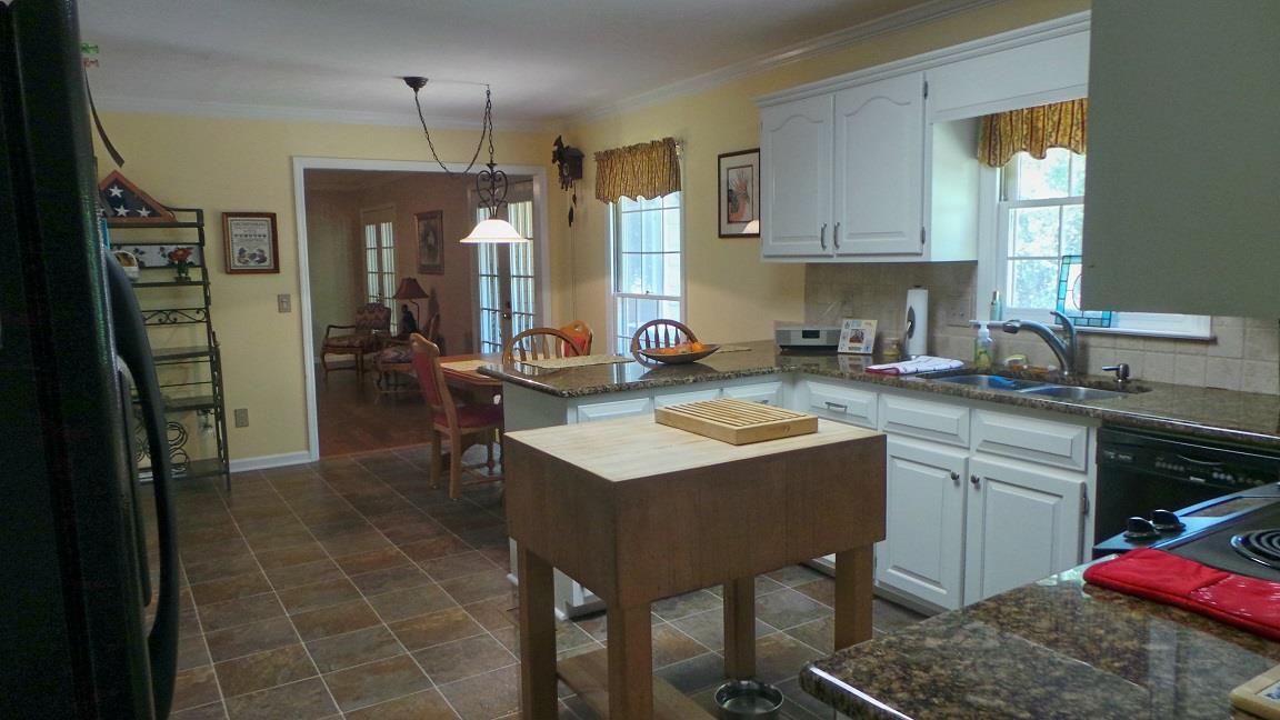 205 Ashford Cir, Lagrange, GA 30240 photo 9