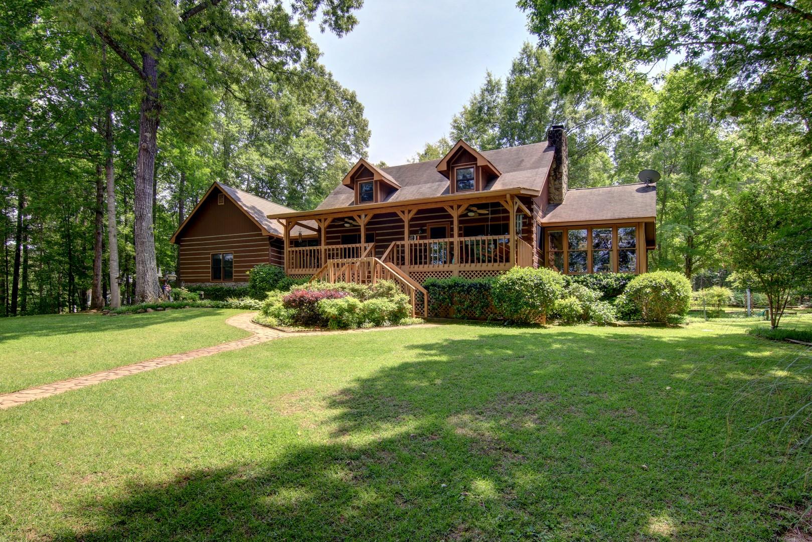 136 Tommys Ln, Jackson, GA 30233 photo 1