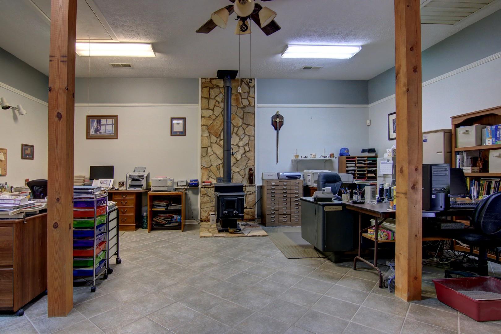 136 Tommys Ln, Jackson, GA 30233 photo 17