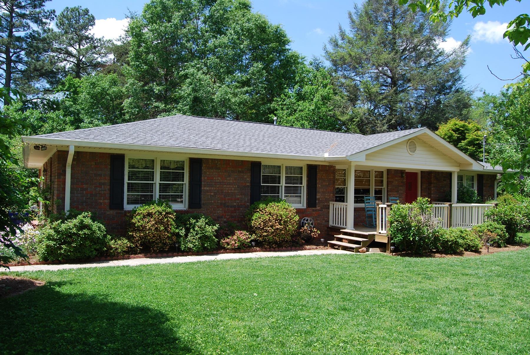 343 Chenocetah Dr, Cornelia, GA 30531 photo 1