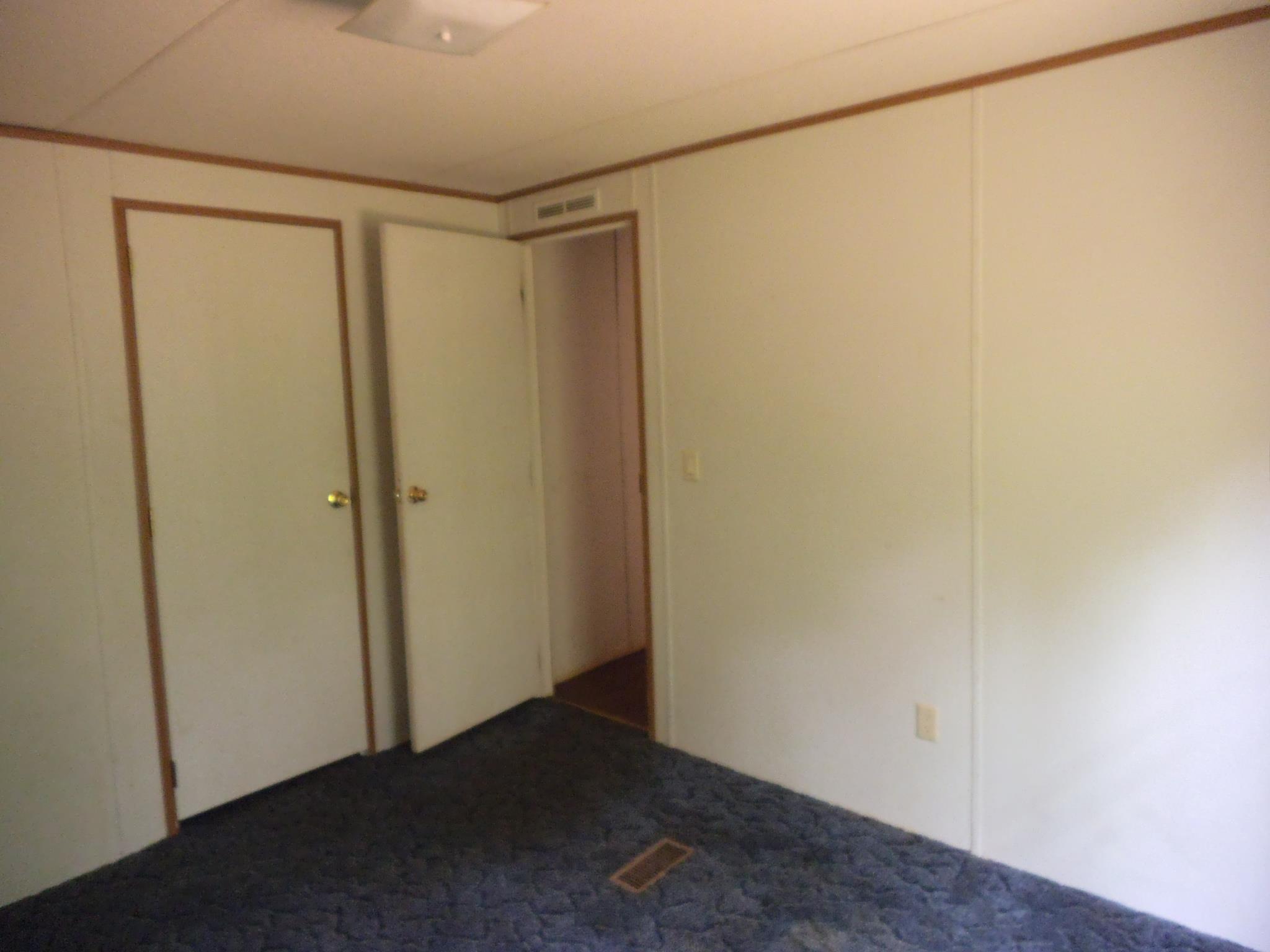 569 Hayes St, Toccoa, GA 30577 photo 9