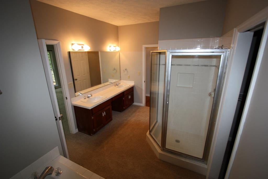 1044 Riverside Dr, Lagrange, GA 30240 photo 9