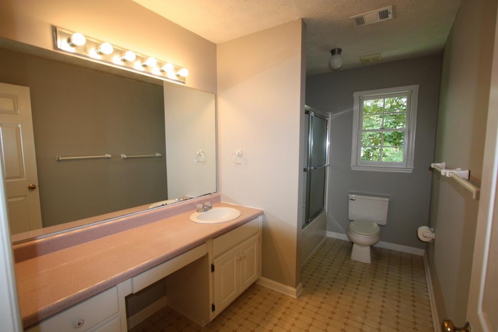 1044 Riverside Dr, Lagrange, GA 30240 photo 18