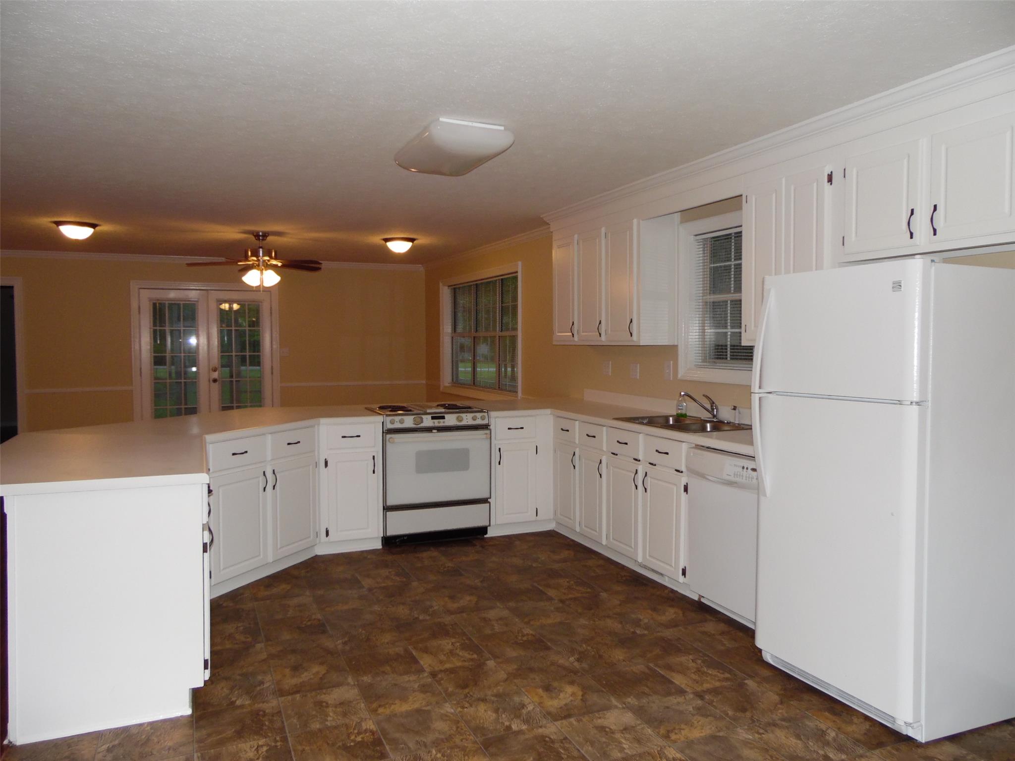 143 Paula Dr, Cochran, GA 31014 photo 4