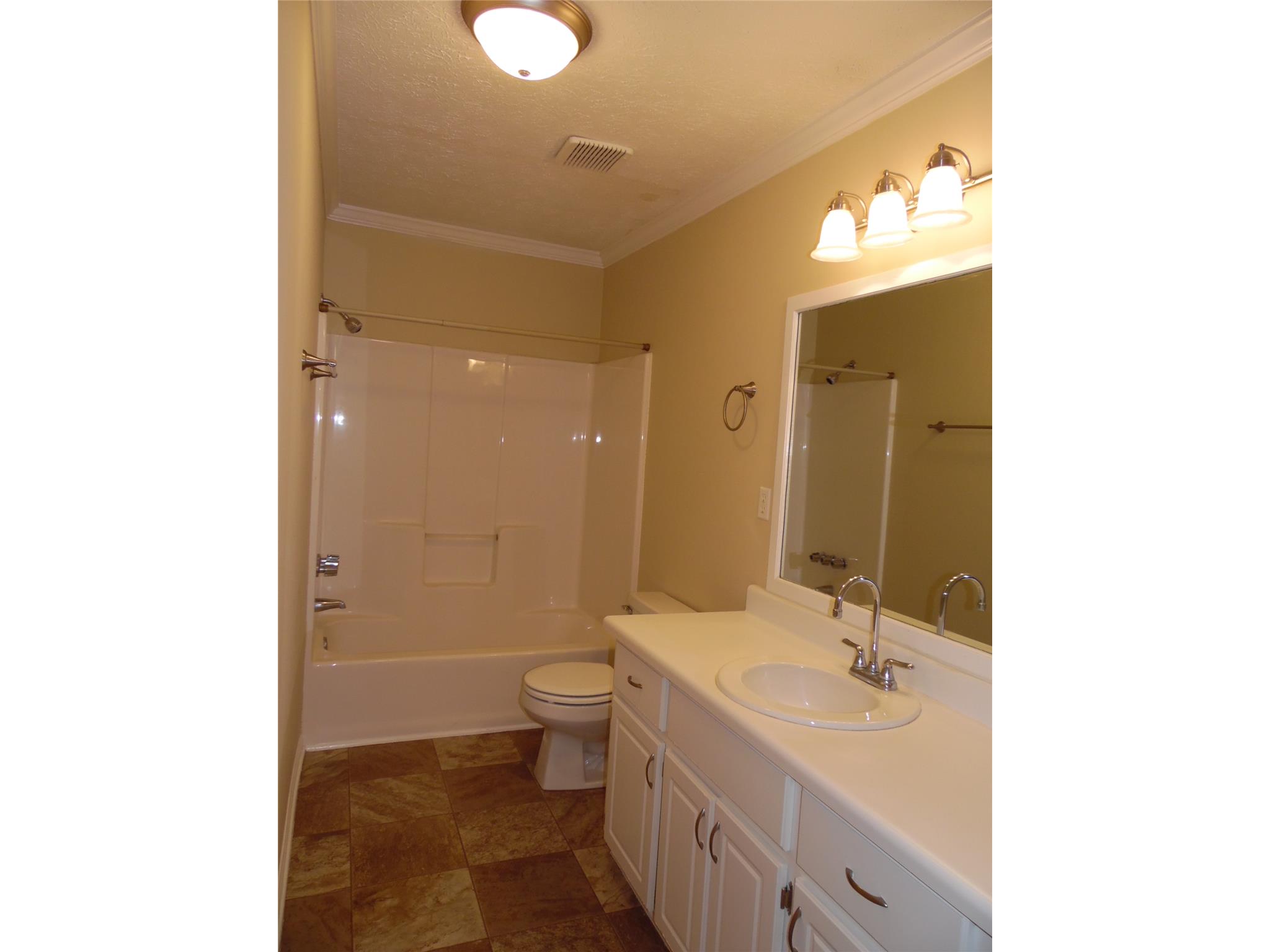 143 Paula Dr, Cochran, GA 31014 photo 9