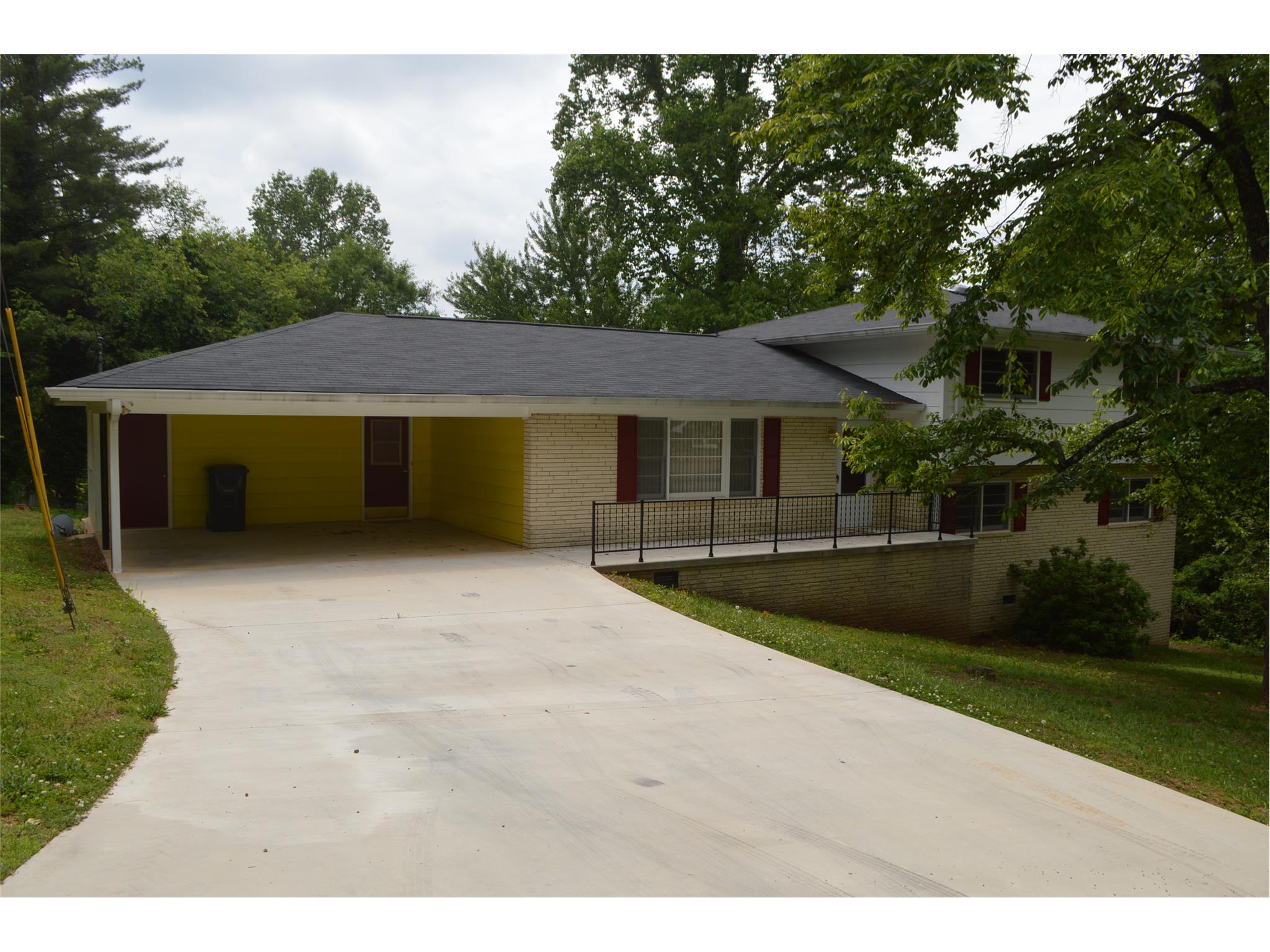198 Huff St, Cornelia, GA 30531 photo 1
