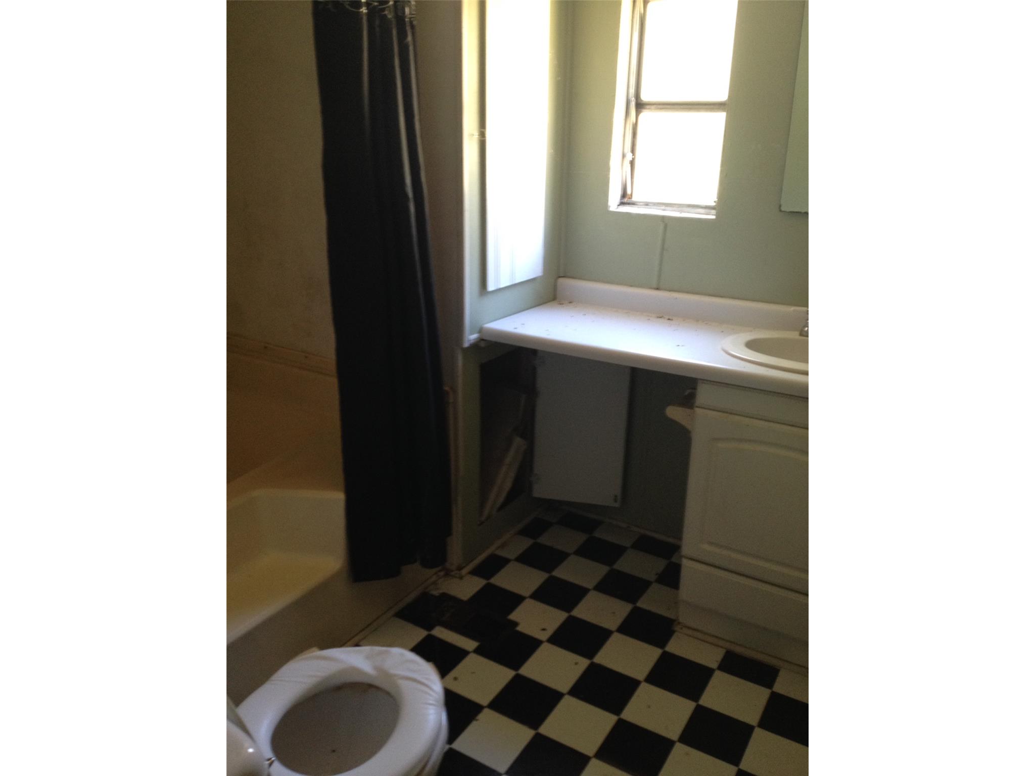 214 S 3rd St, Colbert, GA 30628 photo 6