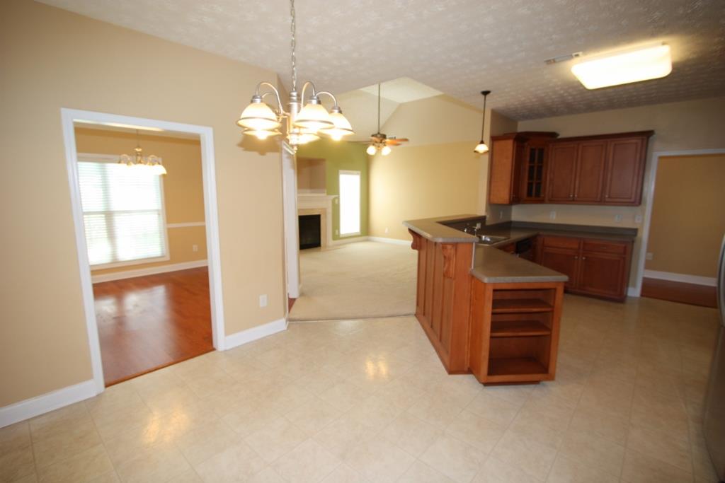 103 Churchill Dr, Lagrange, GA 30241 photo 11