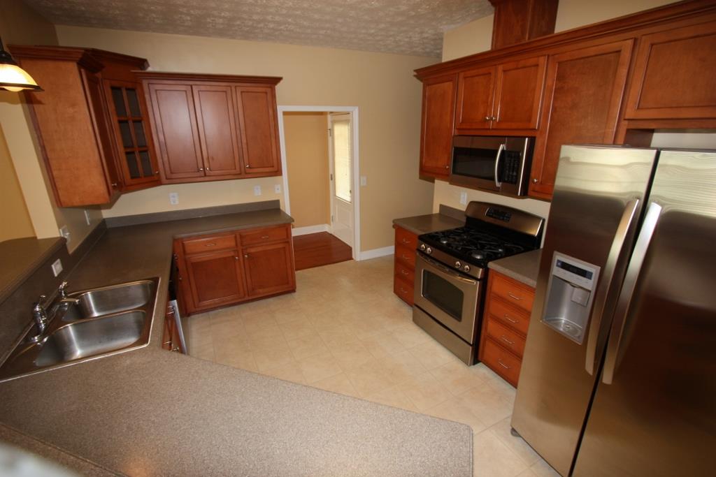 103 Churchill Dr, Lagrange, GA 30241 photo 3