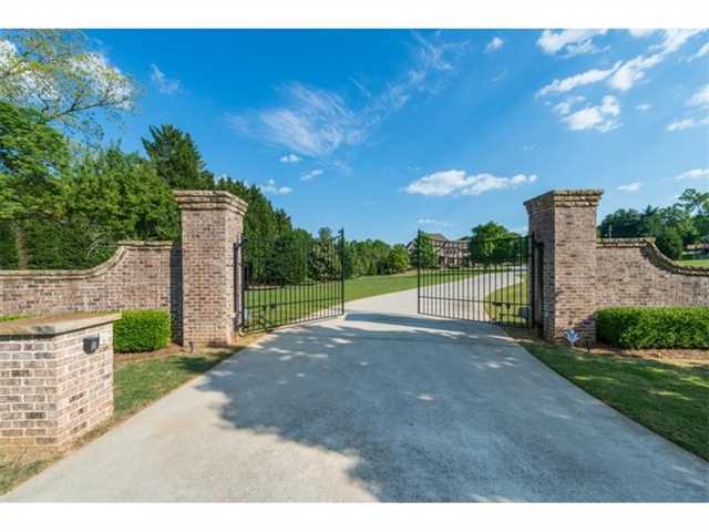 5233 Moore Rd, Suwanee, GA 30024 photo 1