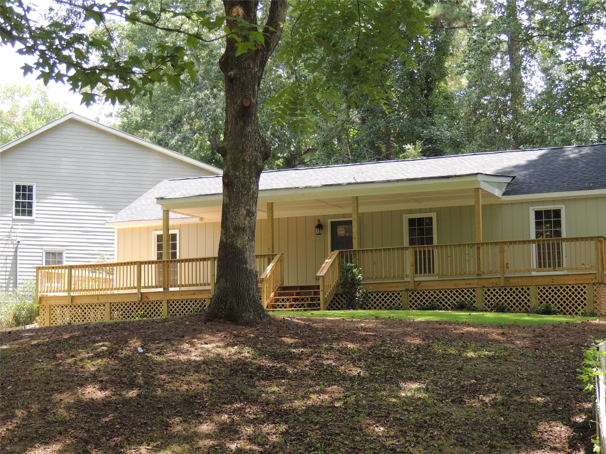 1873 Hickory Rd, Atlanta, GA 30341 photo 2