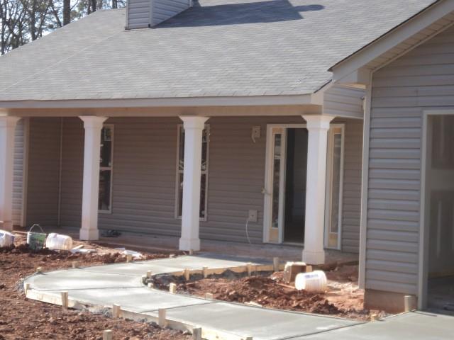 210 Falling Leaf Ln, Winder, GA 30680 photo 2