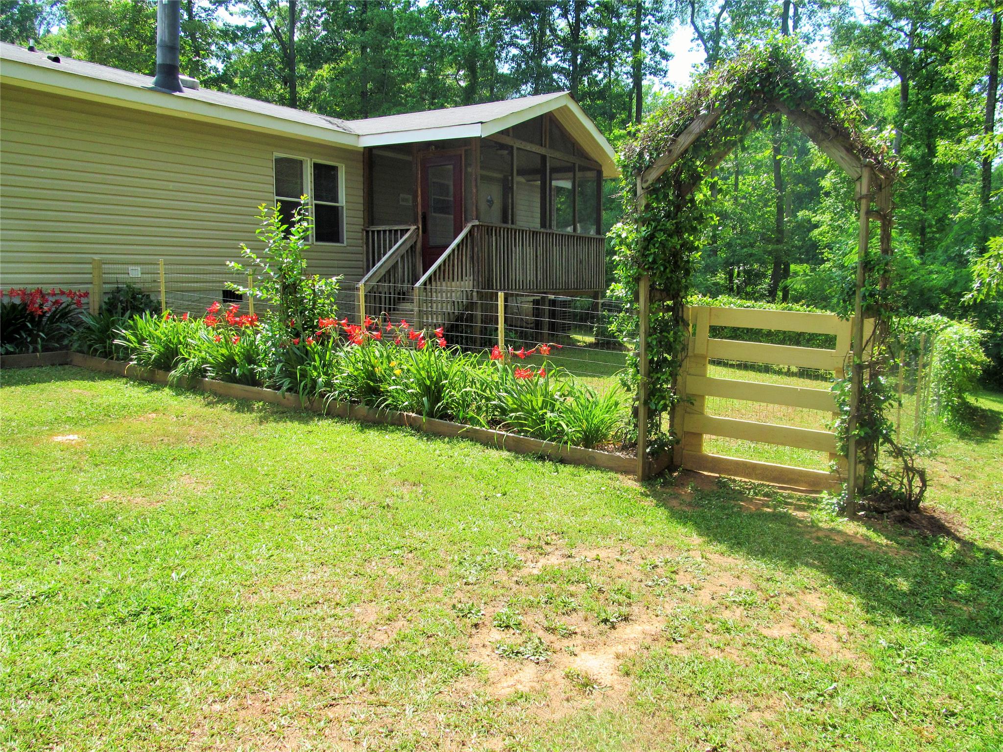 143 Chickasaw Ln, Jackson, GA 30233 photo 2