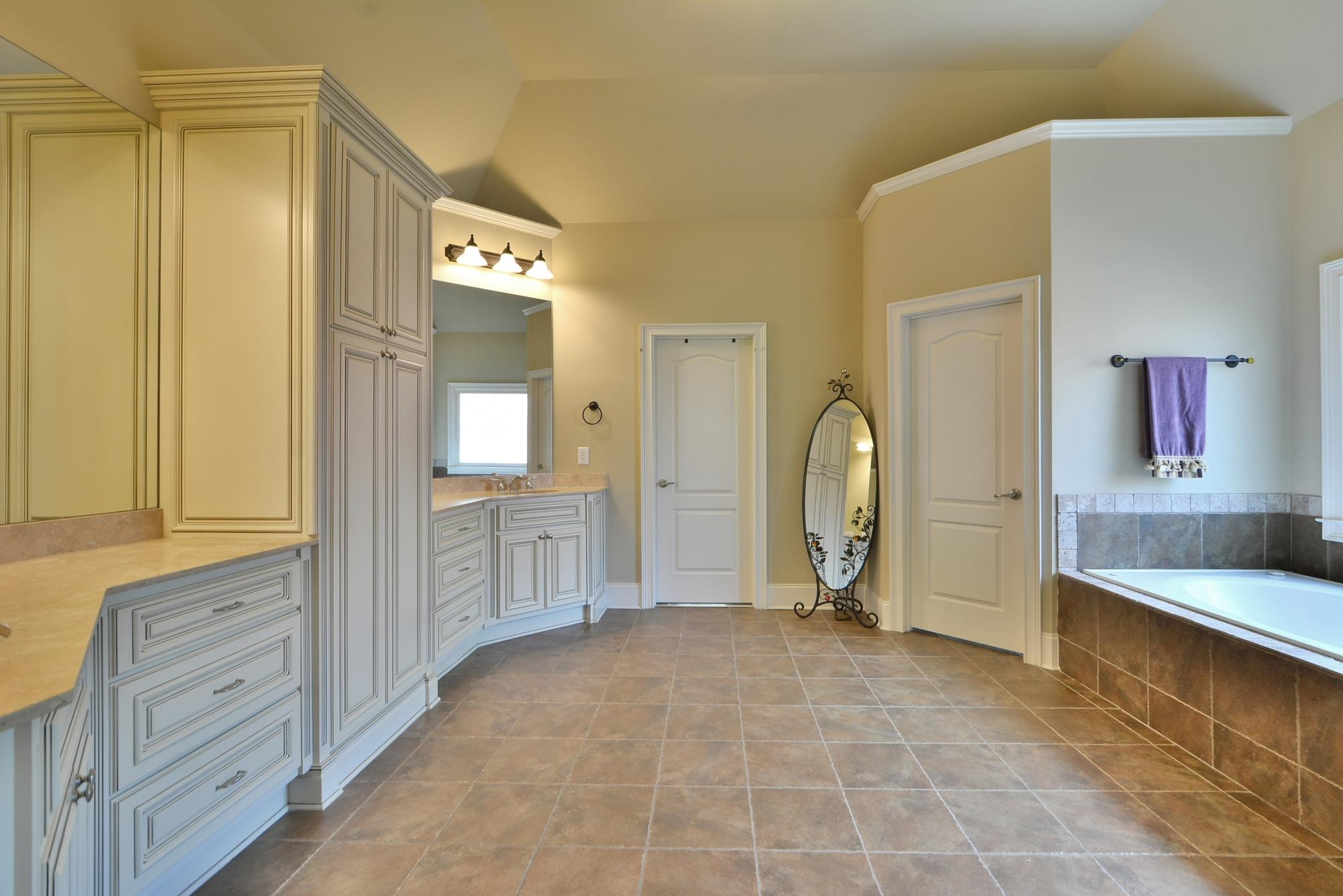 951 Heathchase Dr, Suwanee, GA 30024 photo 15