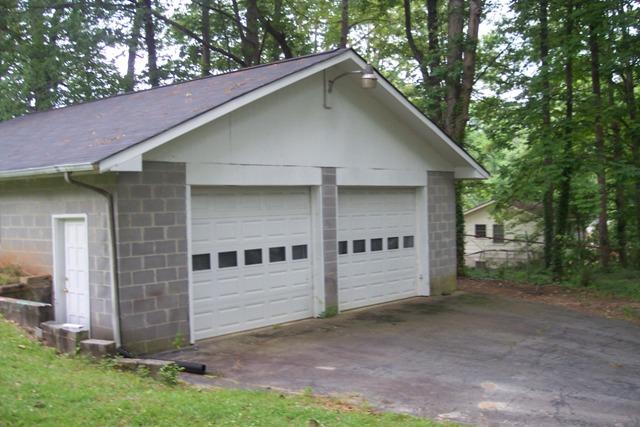 608 Shellnut Dr, Forest Park, GA 30297 photo 4