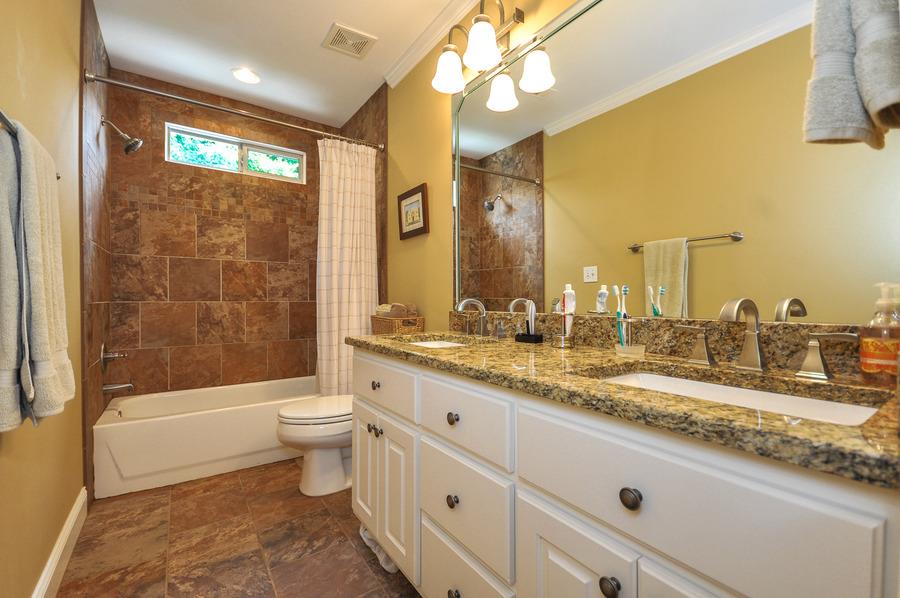 3920 Sidesaddle Ct, Suwanee, GA 30024 photo 14